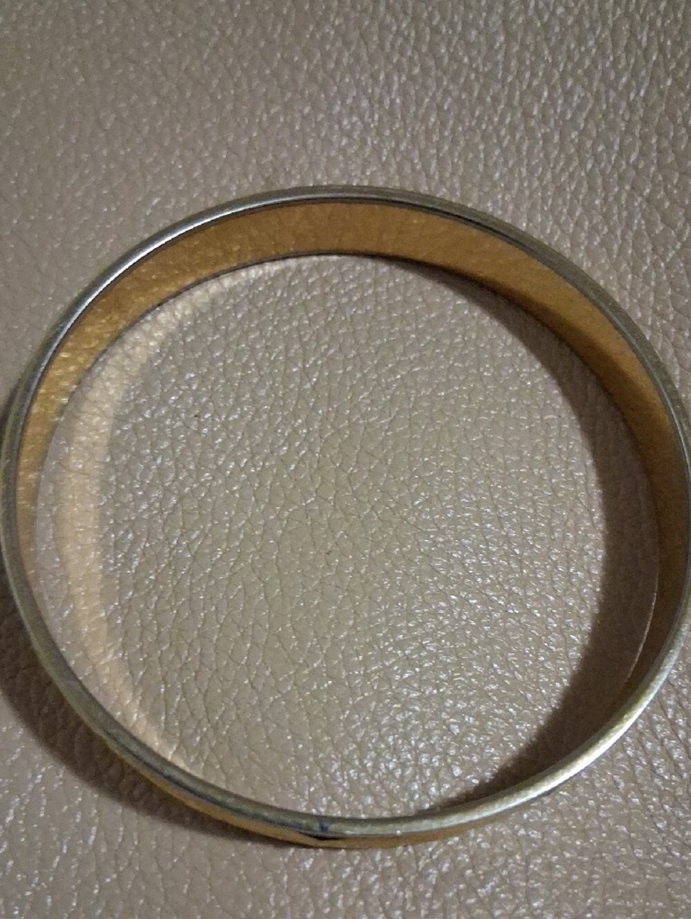 Vintage 'Monet' Gold plated Etched bangle - Picture 4 of 4